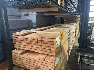 Ca. 43x Douglas Balken Geschaafd, 40x90mm, lengte 430cm